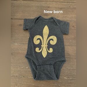 fleur de lis / New Orleans Saints Football baby onesie size newborn.